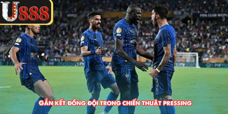 Gắn kết đồng đội trong chiến thuật pressing